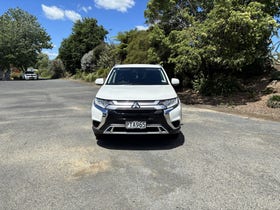 2023 Mitsubishi Outlander | LS 2.4P/CVT 2WD 7 SEAT PETROL | 29460 | 2