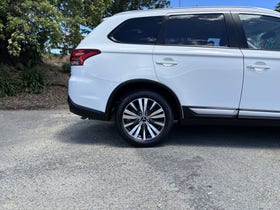 2023 Mitsubishi Outlander | LS 2.4P/CVT 2WD 7 SEAT PETROL | 29460 | 6