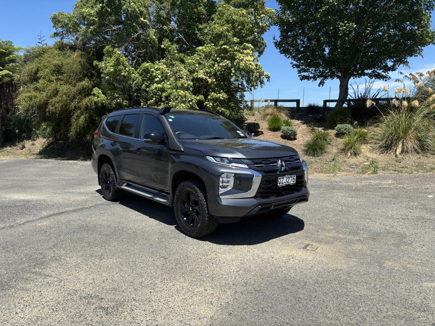 2025 Mitsubishi Pajero Sport | VRXB 2.4D/4WD/8AT AUTO 7 SEAT 4X4 BLACK EDITION | 29530 | 1