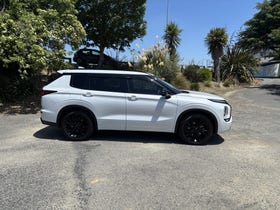 2023 Mitsubishi Outlander | VRX 2.5P/CVT 7 SEAT LEATHER PETROL | 29552 | 3