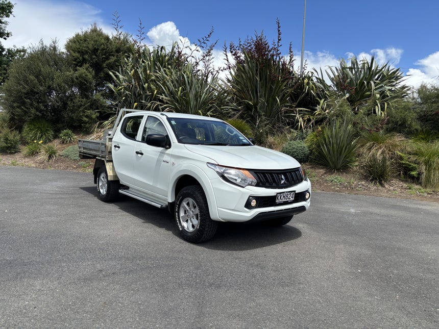2017 Mitsubishi Triton | DCAB CHASSIS GLX 2.4D/4WD 6Sp Manual 4X4 | 29624 | 1