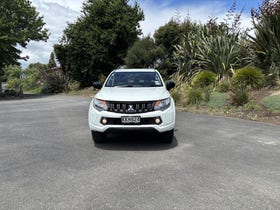 2017 Mitsubishi Triton | DCAB CHASSIS GLX 2.4D/4WD 6Sp Manual 4X4 | 29624 | 2