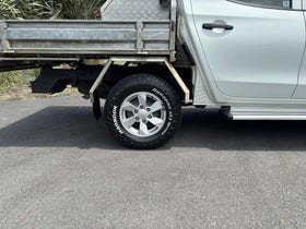 2017 Mitsubishi Triton | DCAB CHASSIS GLX 2.4D/4WD 6Sp Manual 4X4 | 29624 | 6
