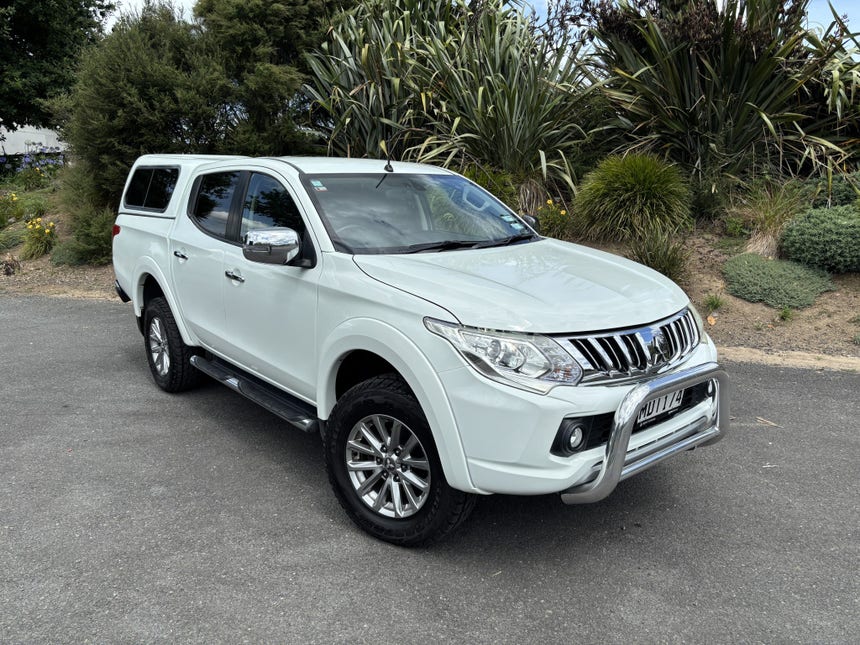 2016 Mitsubishi Triton | D/CAB GLS 2.4D/4WD/6 sp Manual 4X4 Diesel Turbo | 29769 | 1