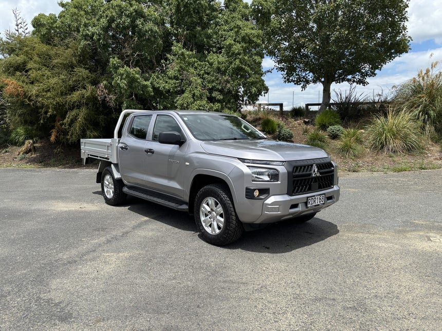 2025 Mitsubishi Triton | DC CHASSIS GLX 4WD 6AT 2.4 AUTO 4X4 | 30058 | 1