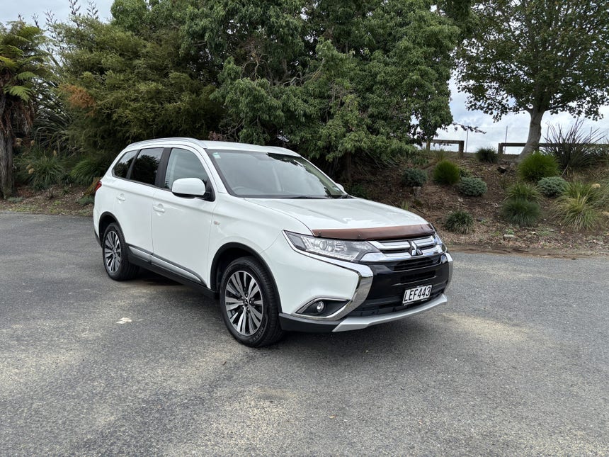 2018 Mitsubishi Outlander | LS 2.4P/4WD/CVT AUTO 7 SEAT PETROL AWD | 30330 | 1