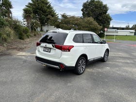 2018 Mitsubishi Outlander | LS 2.4P/4WD/CVT AUTO 7 SEAT PETROL AWD | 30330 | 5