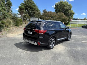 2022 Mitsubishi Outlander | LS 2.4P/CVT 2WD 7 SEAT PETROL SUV | 30528 | 5