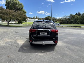 2022 Mitsubishi Outlander | LS 2.4P/CVT 2WD 7 SEAT PETROL SUV | 30528 | 6