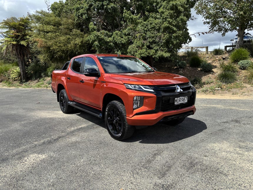 2020 Mitsubishi Triton | DC GLSB 4WD 6AT 2.4D AUTO DIESEL TURBO 4X4 | 30605 | 1