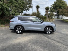 2025 Mitsubishi Outlander | XLS 2.5P/4WD/CVT AUTO PETROL 7 SEAT AWD | 30850 | 3