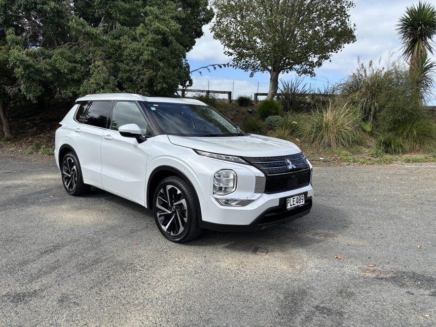 2022 Mitsubishi Outlander | VRX 2.5P/4WD/CVT AWD 7 SEAT LEATHER PETROL AUTO | 30971 | 1
