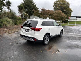 2021 Mitsubishi Outlander | LS 2.4P/CVT 7 SEAT AUTO SUV PETROL  | 31110 | 5