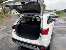 2021 Mitsubishi Outlander | LS 2.4P/CVT 7 SEAT AUTO SUV PETROL  | 31110 | 7