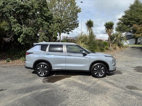 2026 Mitsubishi Outlander | LS PHEV/4WD/AT AUTO PETROL HYBRID PLUG IN | 31134 | 3