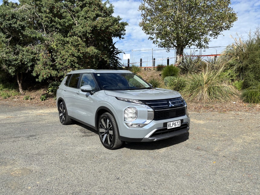 2025 Mitsubishi Outlander | XLS 2.5P/4WD/CVT AUTO 7 SEAT AWD PETROL | 31256 | 1