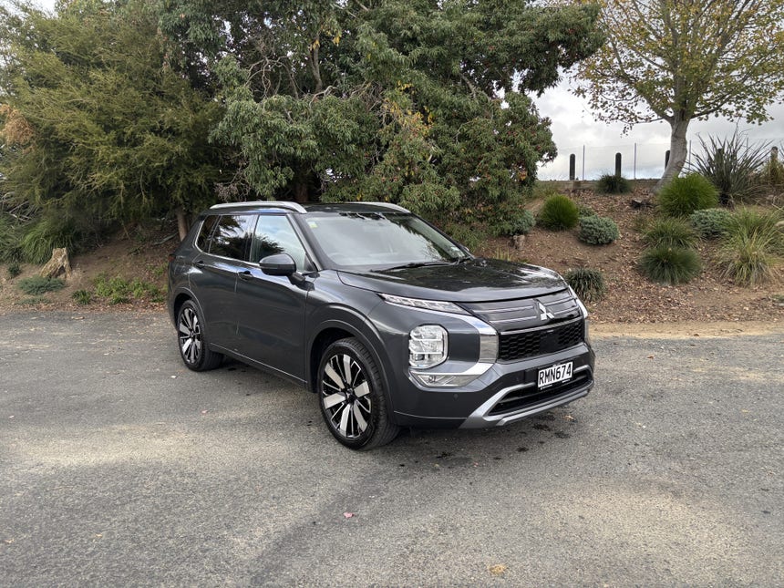 2025 Mitsubishi Outlander | VRX 2.5 PETROL AUTO 7 SEAT LEATHER 2WD | 31471 | 1