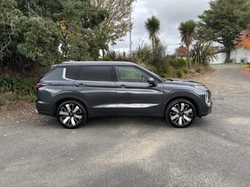 2025 Mitsubishi Outlander | VRX 2.5 PETROL AUTO 7 SEAT LEATHER 2WD | 31471 | 3