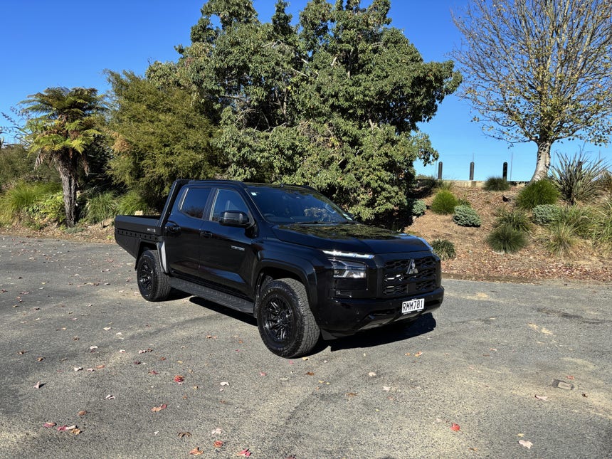 2025 Mitsubishi Triton | DC CHASSIS VRX 4WD 6AT 2.4 AUTO TWIN TURBO 4X4 | 31532 | 1