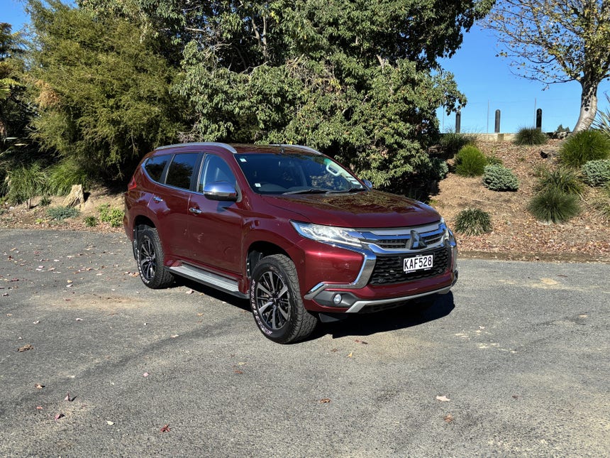 2016 Mitsubishi Pajero Sport | VRX 2.4 DIESEL 4WD 8SP AUTO 4X4 5 SEAT | 31572 | 1