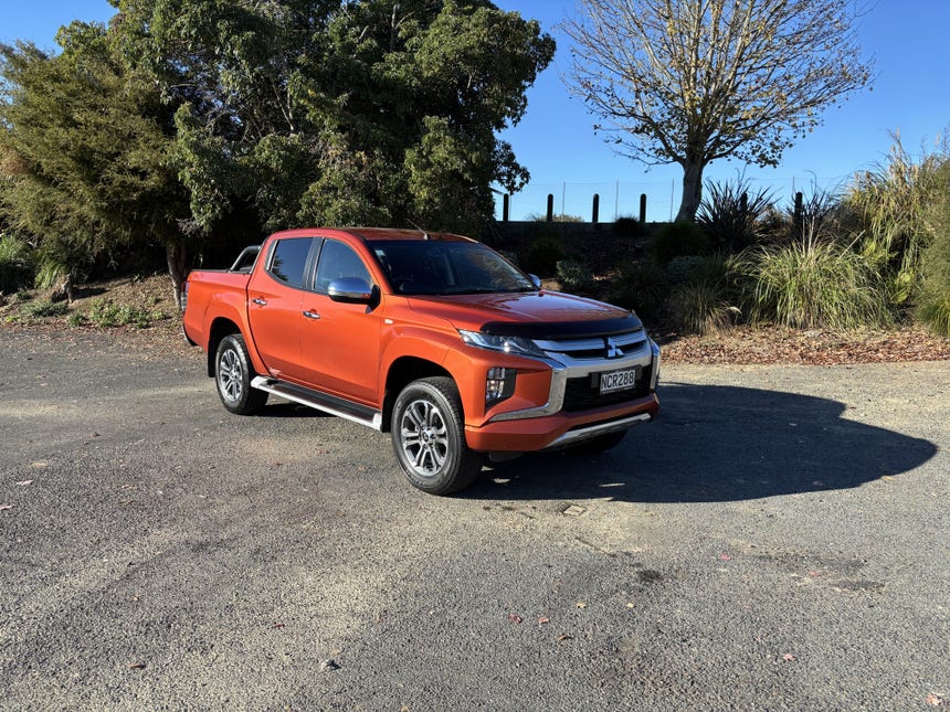 2020 Mitsubishi Triton | DC GLXR 6SP MANUAL 2.4 DIESEL TURBO | 31666 | 1