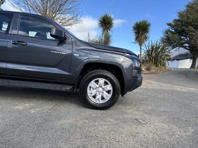 2026 Mitsubishi Triton | CC CHASSIS GLX 4WD 6AT 2.4 AUTO TWIN TURBO 4X4 | 31885 | 7