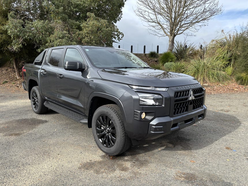 2026 Mitsubishi Triton | DC GLX SPORT 4WD 6AT AUTO GLXS 4X4 2.4 TT | 32053 | 1
