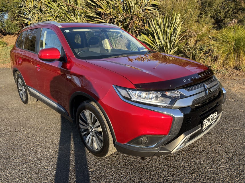 2022 Mitsubishi Outlander | LS 2.4 PETROL AUTO CVT 7 SEAT SUV | 32282 | 1
