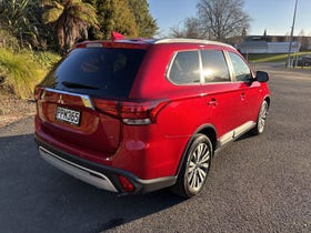 2022 Mitsubishi Outlander | LS 2.4 PETROL AUTO CVT 7 SEAT SUV | 32282 | 5