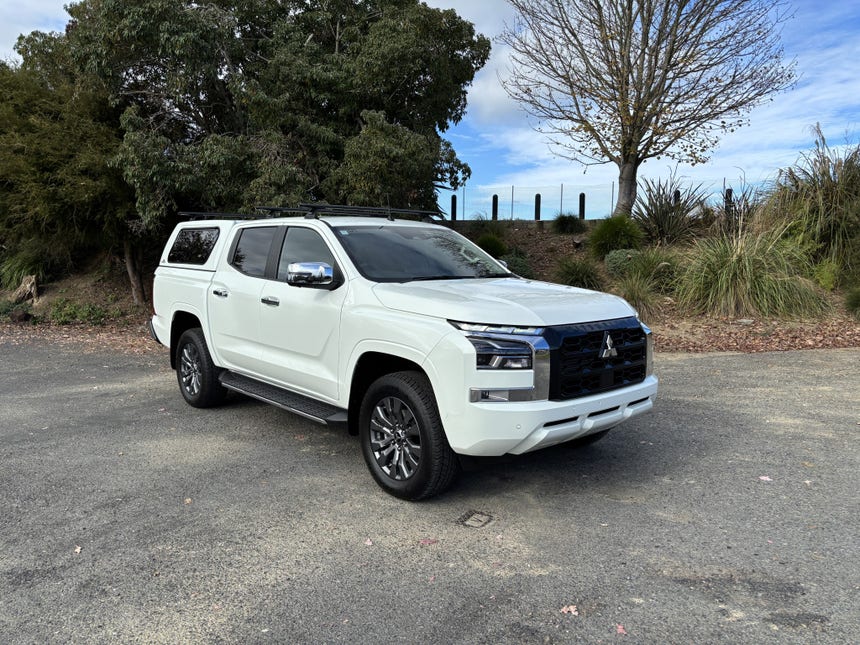 2026 Mitsubishi Triton | DC GLXR 4WD 6AT 2.4D AUTO DIESEL TWIN TURBO | 32325 | 1