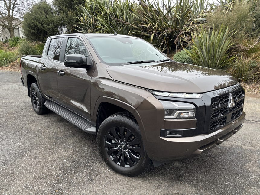 2026 Mitsubishi Triton | DC GLXR 4WD 6AT 2.4D AUTO 4X4 TWIN TURBO | 32518 | 1