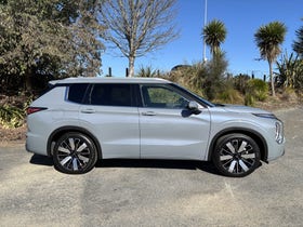 2026 Mitsubishi Outlander | VRX 2.5P 4WD CVT AUTO 7 SEAT AWD LEATHER | 32754 | 3