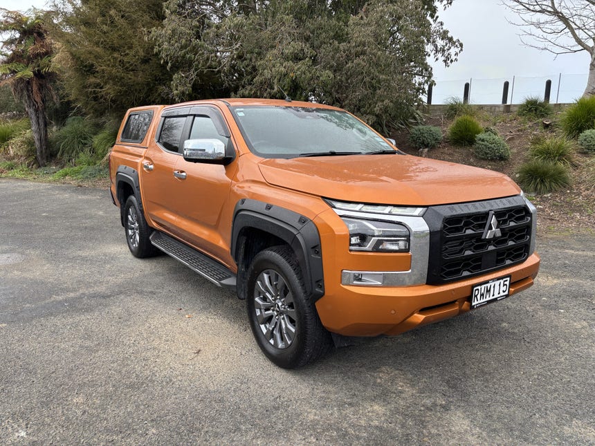 2024 Mitsubishi Triton | DC GLXR 4WD 6AT 2.4D DIESEL 4X4 TWIN TURBO | 33026 | 1