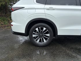 2026 Mitsubishi Outlander | LS 2.5P/CVT | 33653 | 5