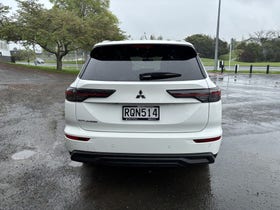2026 Mitsubishi Outlander | LS 2.5P/CVT | 33653 | 7