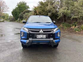 2023 Mitsubishi Triton | DC GLSB 4WD 6AT 2.4D | 33693 | 3