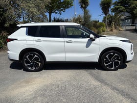 2024 Mitsubishi Outlander | XLS 2.5P/4WD/CVT | 33701 | 2