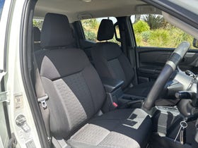 2024 Mitsubishi Triton | DC C GLX 4WD 6AT 2.4 | 33738 | 5