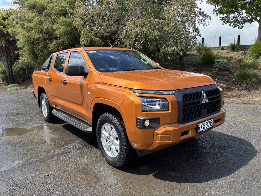 2025 Mitsubishi Triton | DC GLX 6AT 2.4DT | 33870 | 1