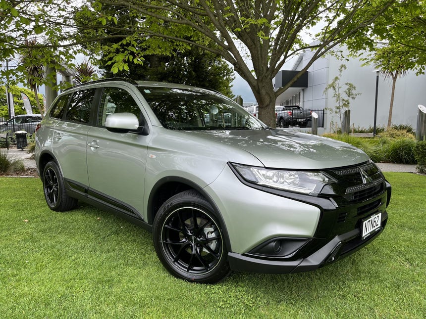 2021 Mitsubishi Outlander | LS Leather 2.4 Petrol Auto 7 Seat CVT 2WD | 16252 | 1