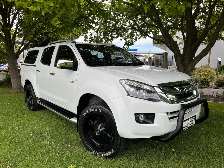 2015 Isuzu D-MAX | LS-T DC 3.0 Diesel AUTO 4X2 LEATHER | 16384 | 1
