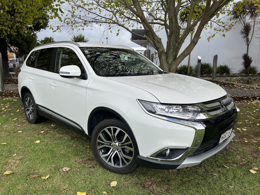 2019 Mitsubishi Outlander | XLS 2.4P/4WD/CVT 7 SEAT 5 DOOR | 18343 | 1