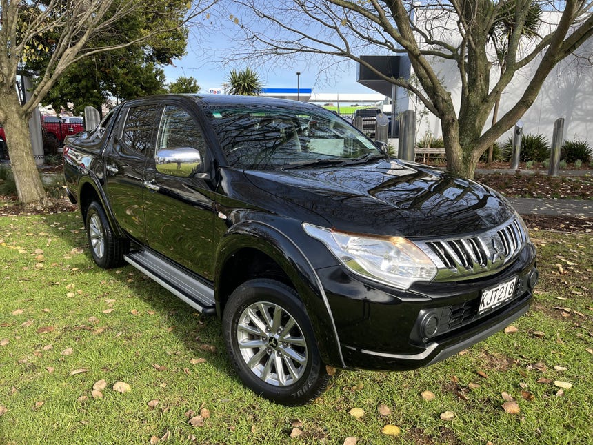 2017 Mitsubishi Triton | D/CAB GLXR 2.4D/5AT AUTO Hardlid | 18671 | 1