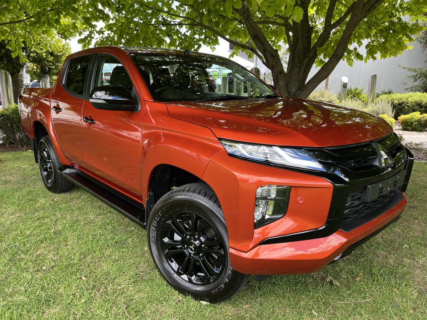 2022 Mitsubishi Triton | GLSB 4WD AUTO DC 2.4T Black Edition | 18691 | 1