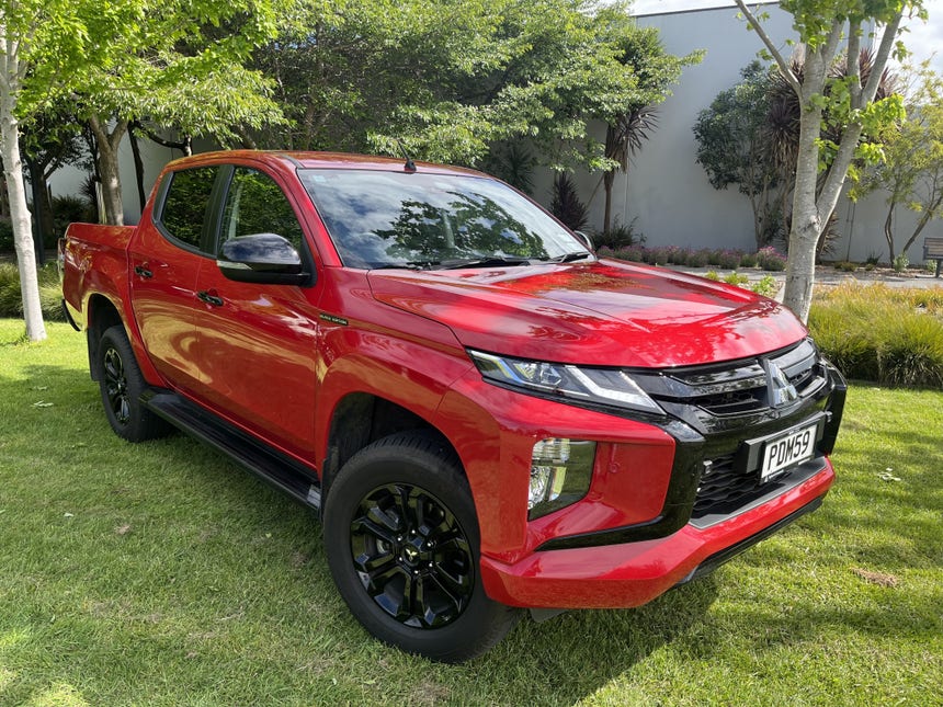 2022 Mitsubishi Triton | DC VRXB 6AT 2.4D AUTO 4X2 LEATHER | 19475 | 1