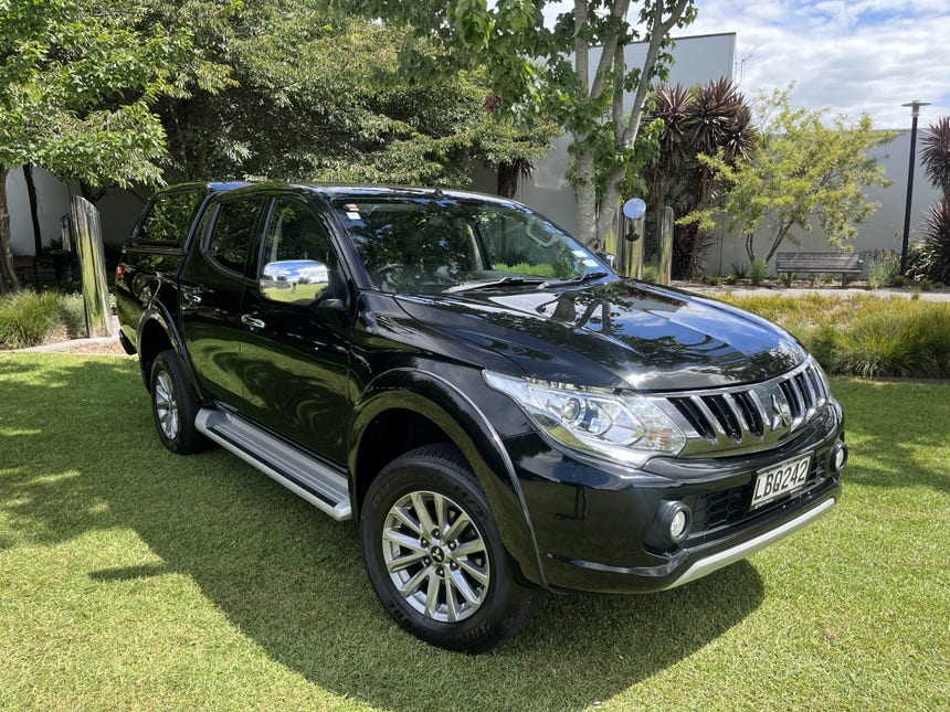 2017 Mitsubishi Triton | D/CAB VRX 2.4D/5AT AUTO 2WD DC DIESEL | 19921 | 1