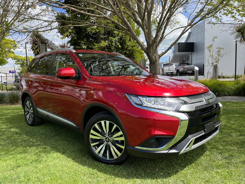 2023 Mitsubishi Outlander | LS 2.4P/CVT 2WD 7 SEAT PETROL AUTO | 20510 | 1