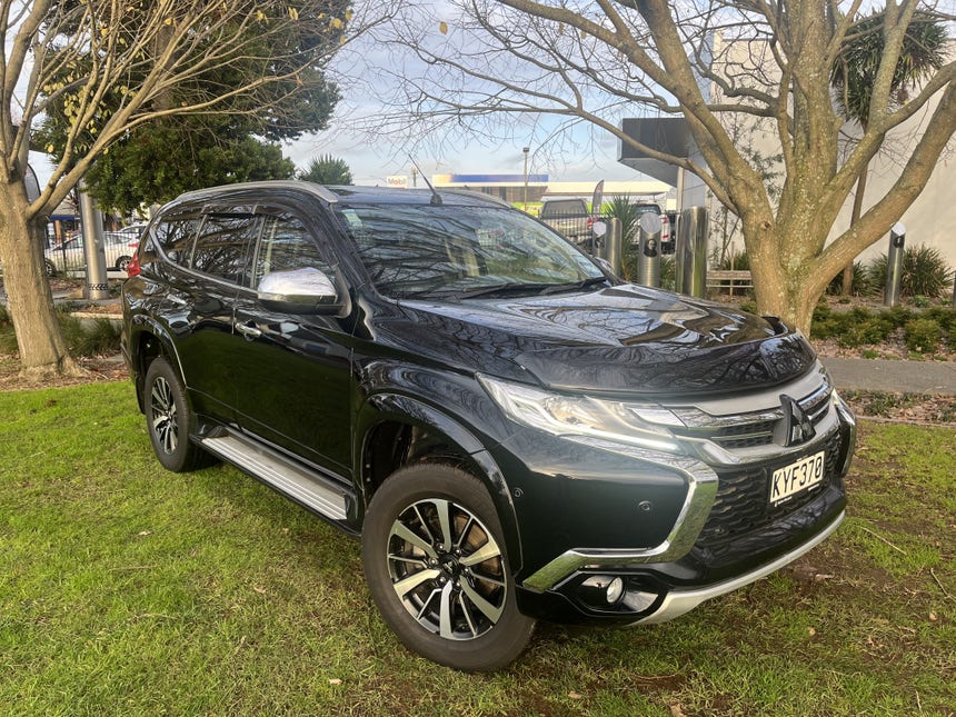 2017 Mitsubishi Pajero Sport | VRX 2.4D/4WD/8AT AUTO 7 SEAT 4X4 | 21129 | 1