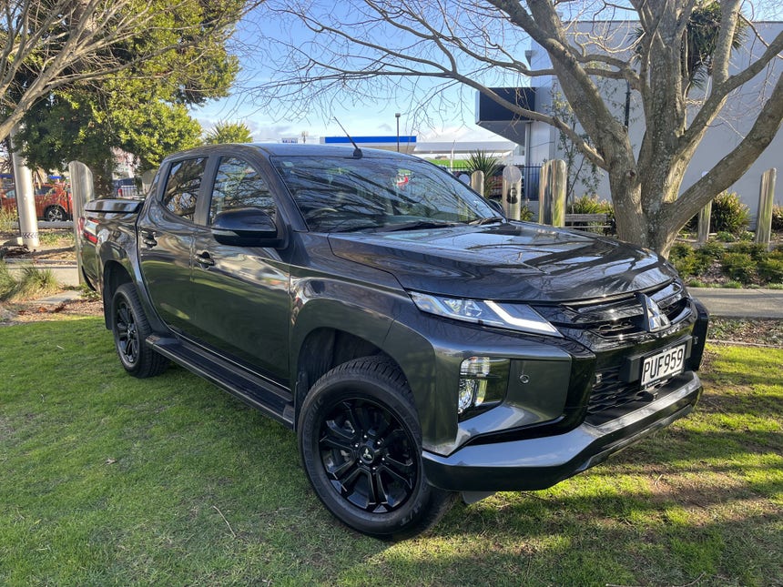 2023 Mitsubishi Triton | DC VRXB 6AT 2.4D Black Edition 2WD | 21411 | 1