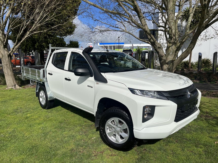 2024 Mitsubishi Triton | DC Chassis GLX 4WD 6AT 2.4 Auto Flat Deck | 21745 | 1